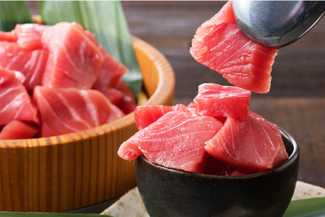 【新橋に走れ】1％未満の超希少部位を味わい尽くせ！魚屋のマグロ食堂『オートロキッチン』10月19日オープン‼オープン記念でウニトロキャビア寿司が無料のサブ画像10_本マグロぶつ量り売り