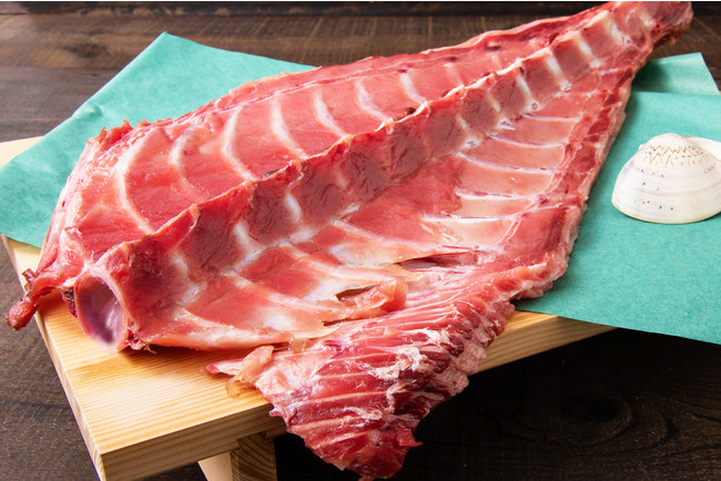 【新橋に走れ】1％未満の超希少部位を味わい尽くせ！魚屋のマグロ食堂『オートロキッチン』10月19日オープン‼オープン記念でウニトロキャビア寿司が無料のサブ画像12_骨付きマグロの中落ち