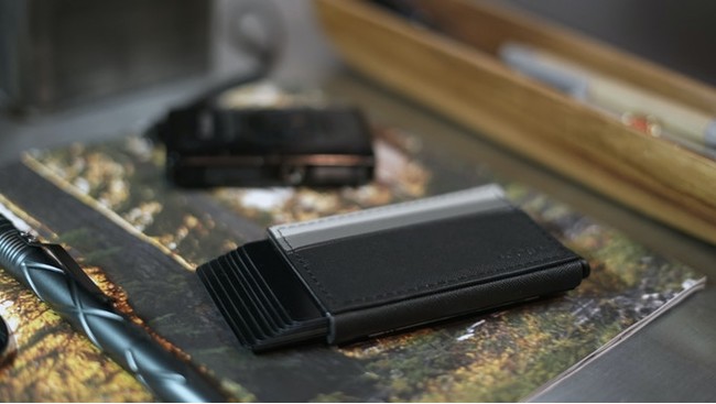 【持ち物をシンプルに！】4色カラーでオシャレ映え！超薄型×スマートな次世代ミニマリストウォレット『BANDO 3.0』クラファン目標支援金額420%OVER達成！のサブ画像15