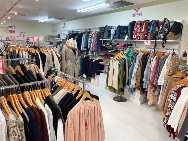 新潟初出店！ブランドアパレルを最大90％OFFで販売するオフプライスストアが「コージ製靴西堀ローサ店内」にオープン！のサブ画像2