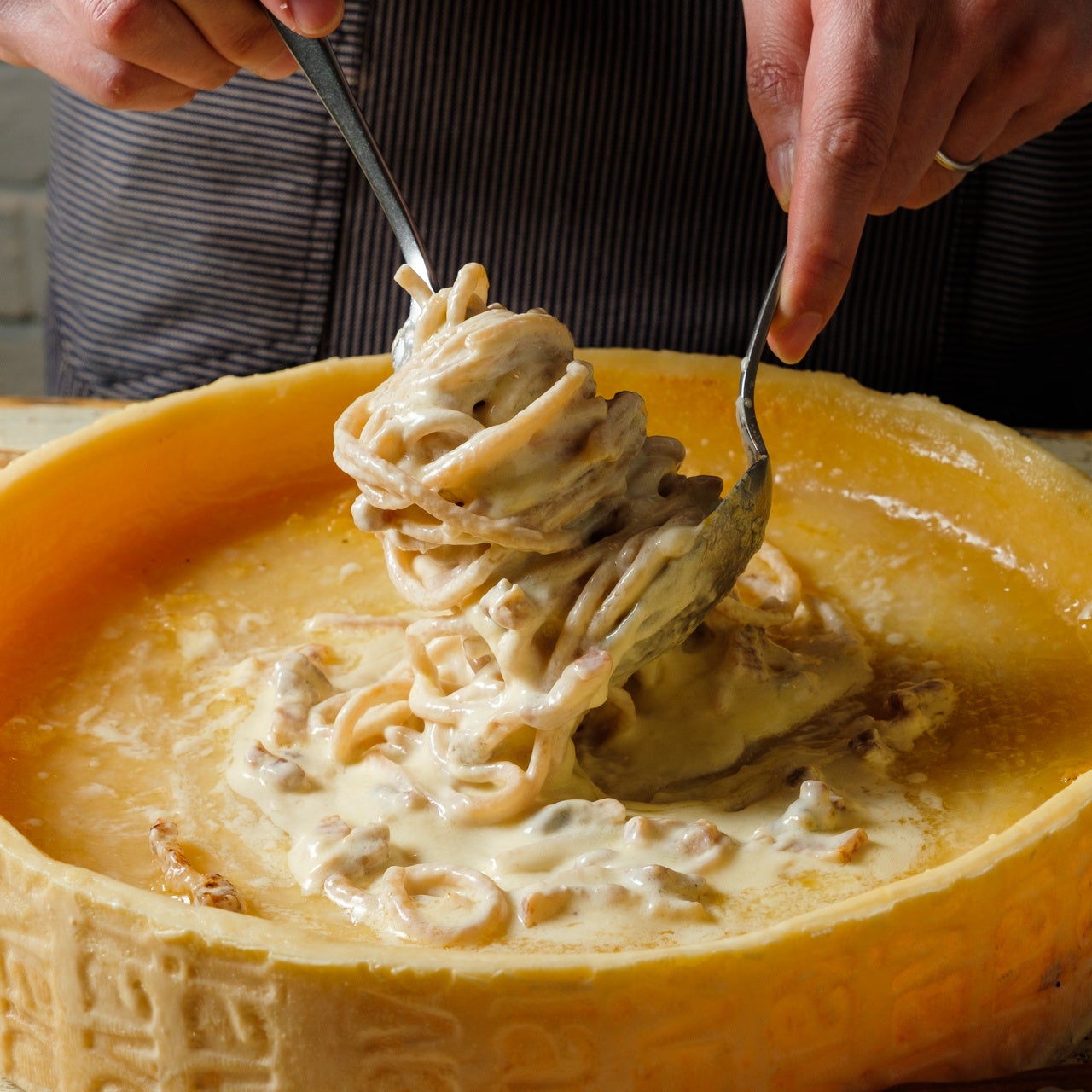 ​炎のカルボナーラ半額‼ Cheese Tavern CASCINAオープン5周年記念　2時間飲み放題も半額‼　10月8日（土）より販売致します。恵比寿チーズタバーンカシーナのサブ画像6