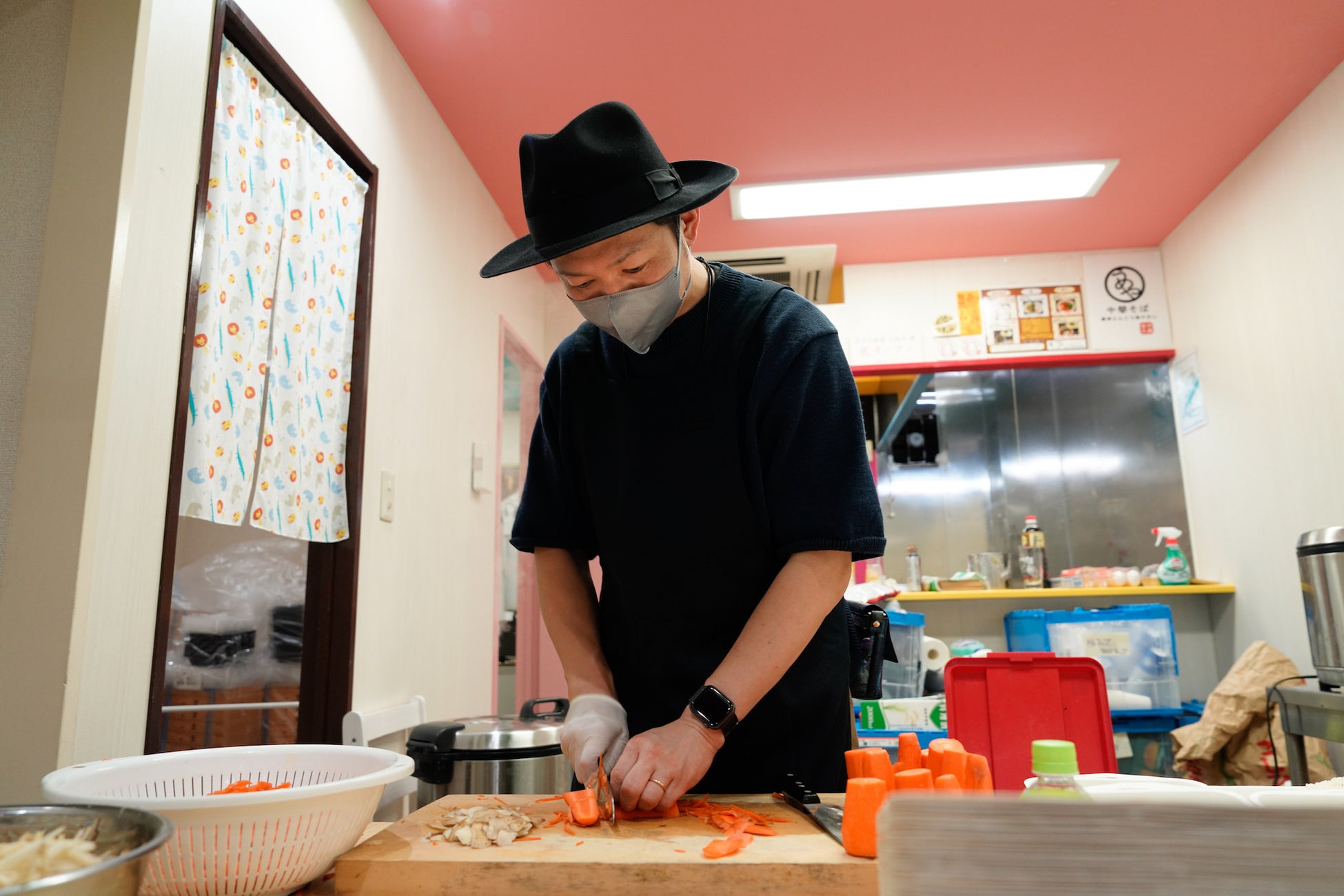 【革製品が食事の支援に】手染めのレザーブランド「yuhaku(ユハク)」が年に一度のチャリティセールを開催のサブ画像3