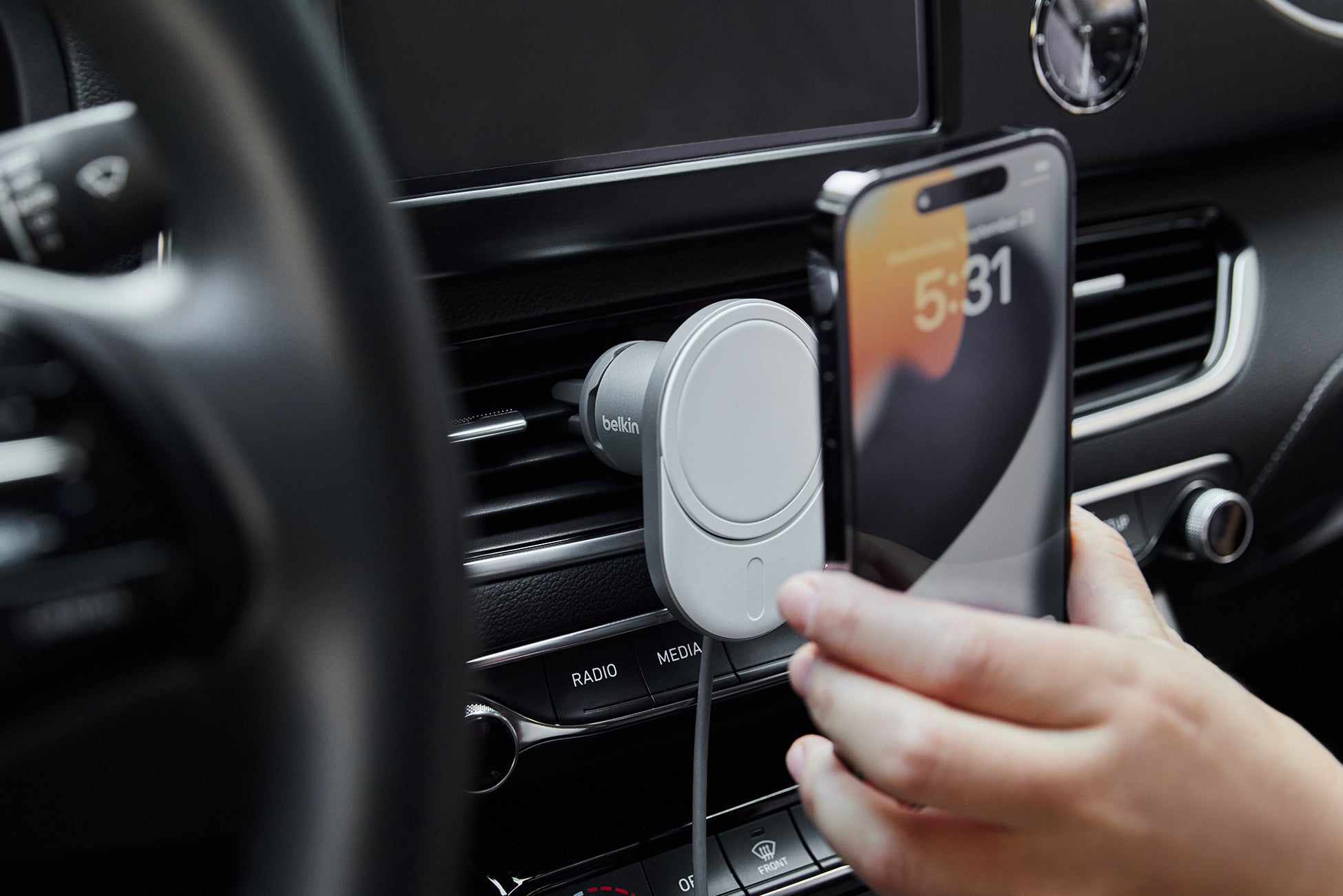 【Belkin】世界初公式MagSafe認証15W車載充電器発売！年末年始にむけて充電器やUSBハブをアップデートするチャンス！Amazonブラックフライデーで全112製品が最大78％OFFで販売のサブ画像3
