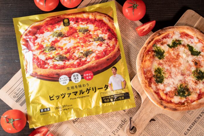 「ファミマルKITCHEN PREMIUM」からシェフ監修のこだわりの冷凍ピザ「生地を味わうピッツァマルゲリータ」発売！のメイン画像