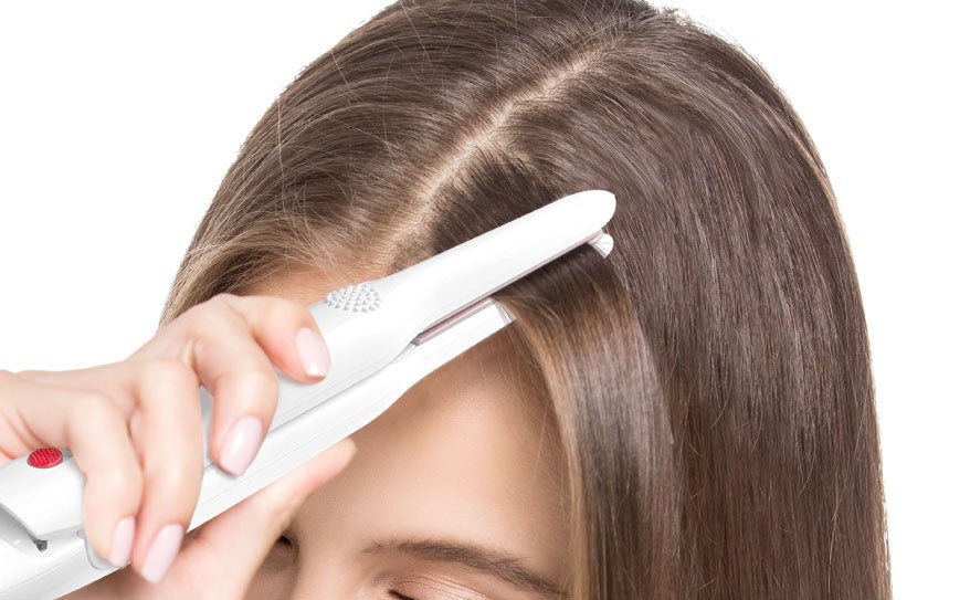 髪のボリューム不足に悩む方へ、ヘアアイロンを使って簡単にボリュームアップできる方法をご紹介！のサブ画像5