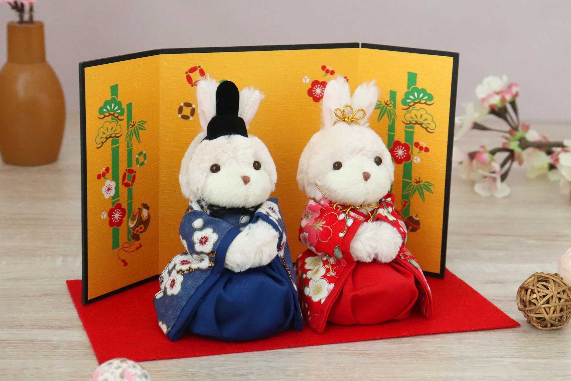 【期間限定】今年の干支「うさぎのパワーで幸せ運ぶ、うさぎのお雛様キャンペーン」。春を感じる季節飾りとしてもおすすめ。見て触れて心が和む、やわらかなぬいぐるみのお雛様。期間限定15％OFF。のサブ画像2