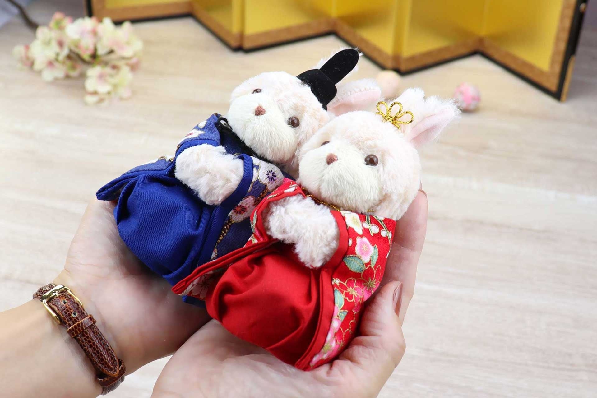 【期間限定】今年の干支「うさぎのパワーで幸せ運ぶ、うさぎのお雛様キャンペーン」。春を感じる季節飾りとしてもおすすめ。見て触れて心が和む、やわらかなぬいぐるみのお雛様。期間限定15％OFF。のサブ画像3
