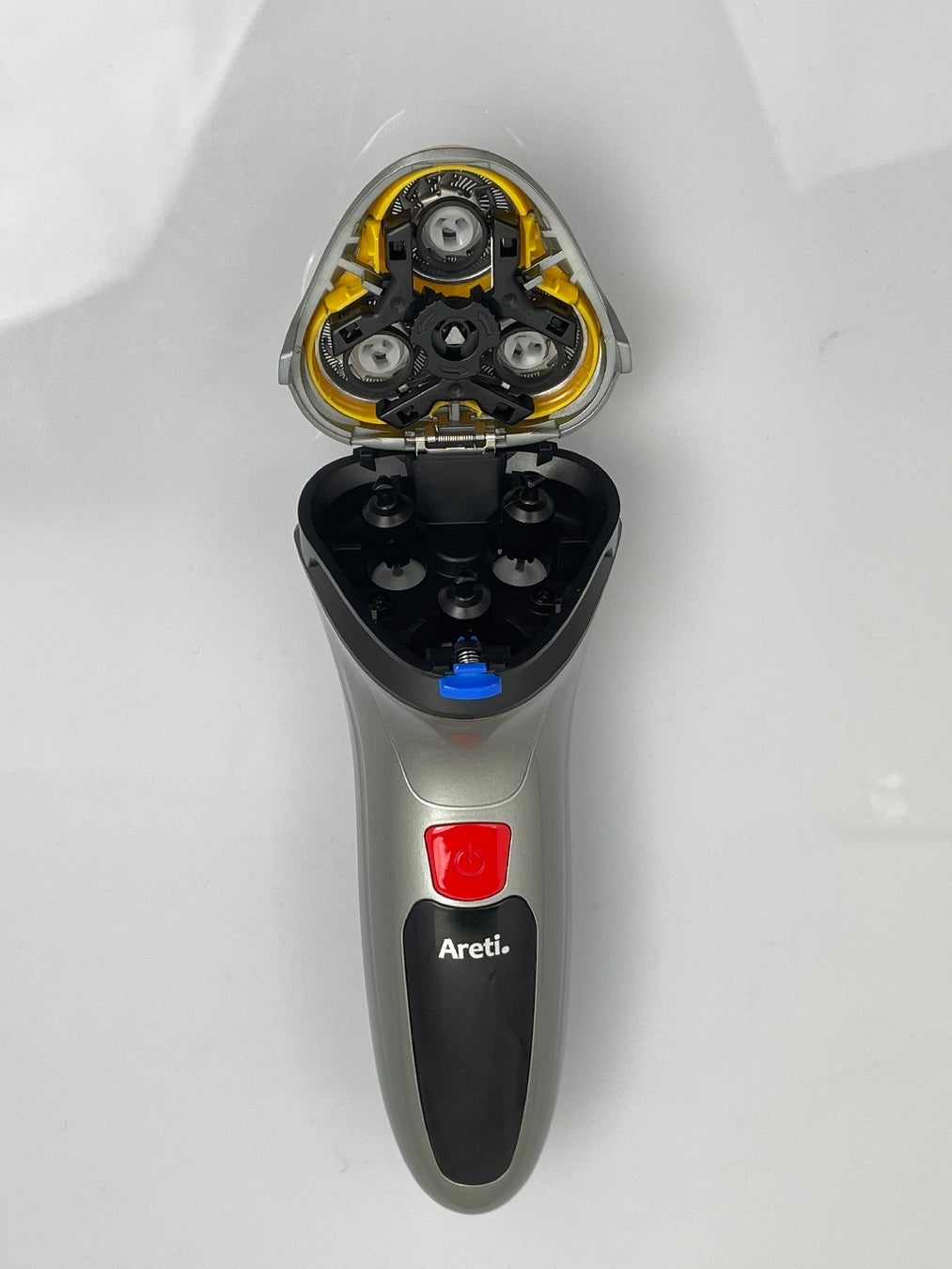 【電気シェーバーのお手入れ 2STEP】メンテナンス次第で切れ味キープ＆肌荒れ予防のサブ画像4