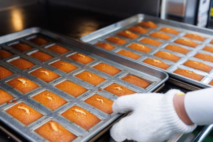 菓子工房併設 焼きたての香りでお出迎え！「文明堂 砂町銀座工房」2024年4月1日リニューアルオープンのメイン画像