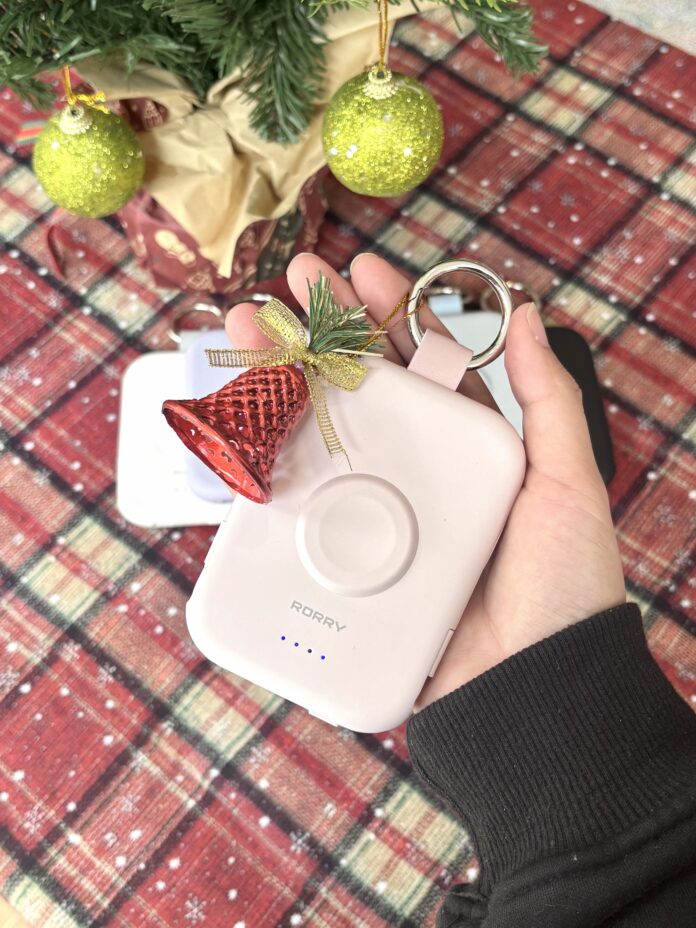 ついに2,704円まで？！SNSで人気の「カラビナバッテリー」がこの冬いちばんお得にのメイン画像